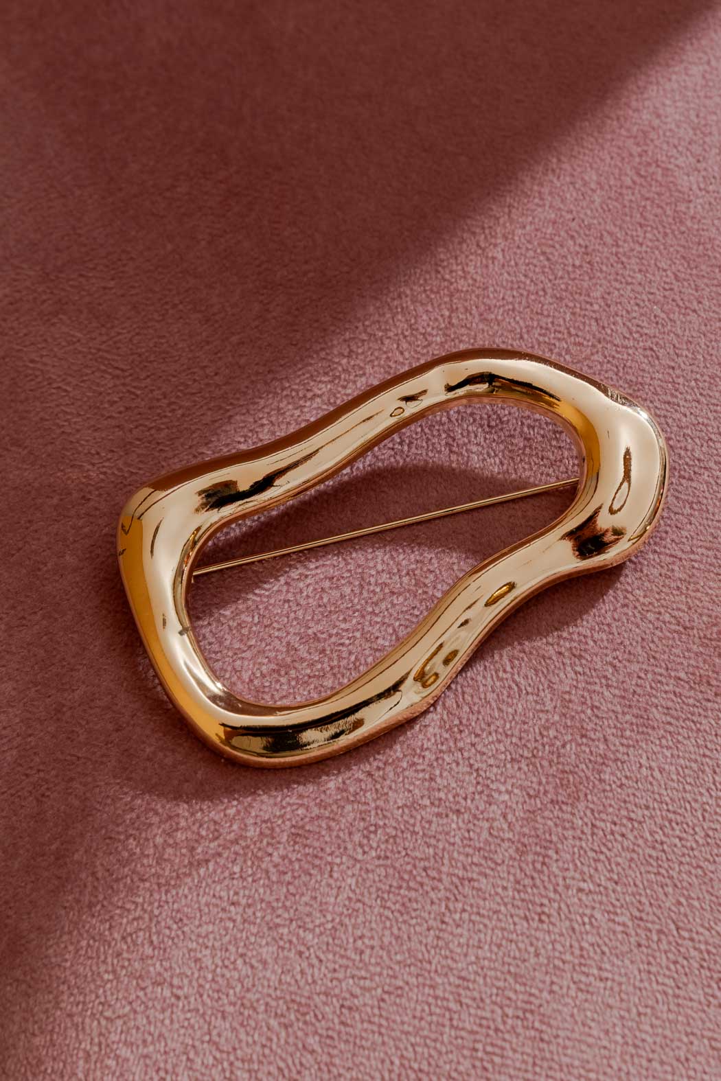 Gold Wave Brooch Gold O/S