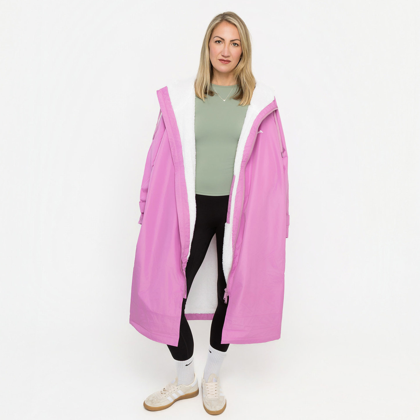Bench Leacy Waterproof Changing Robe