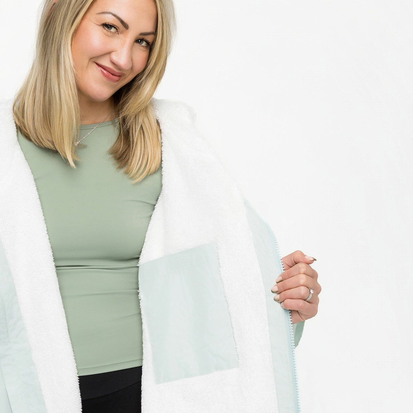 Bench Leacy Waterproof Changing Robe