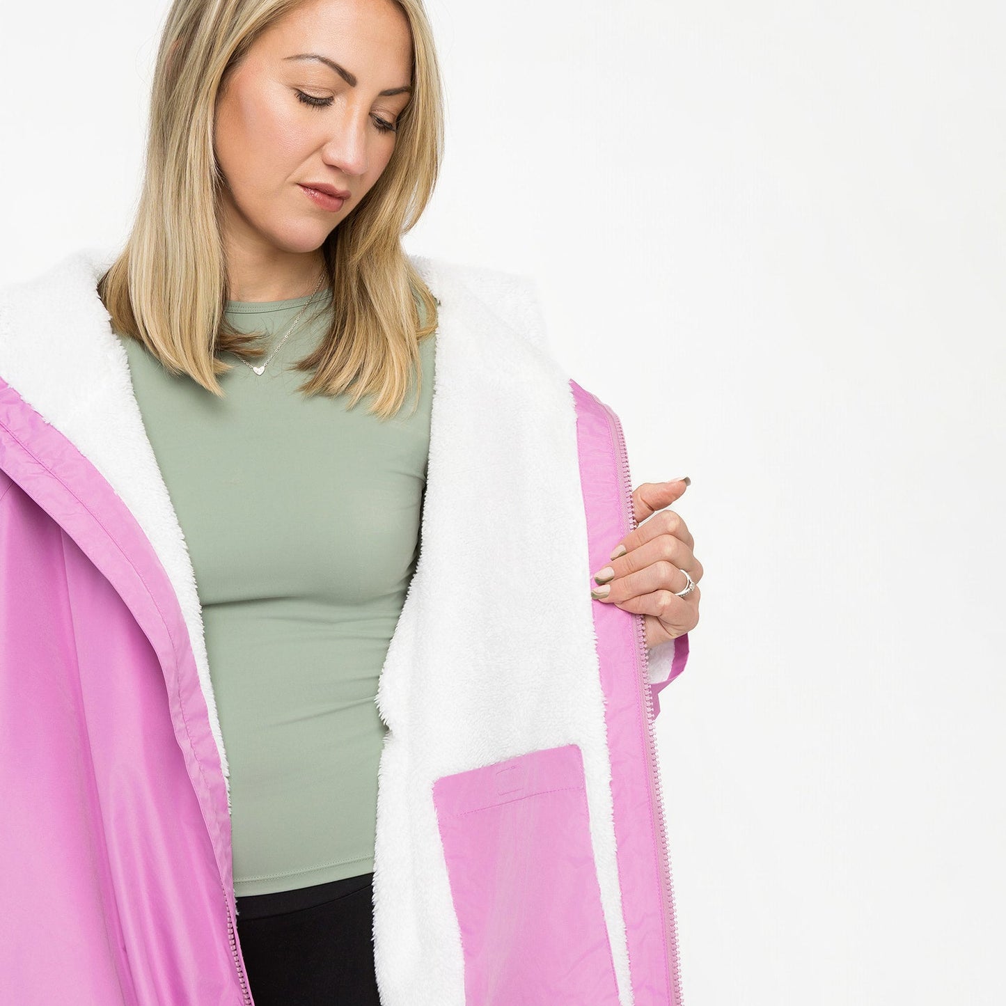 Bench Leacy Waterproof Changing Robe