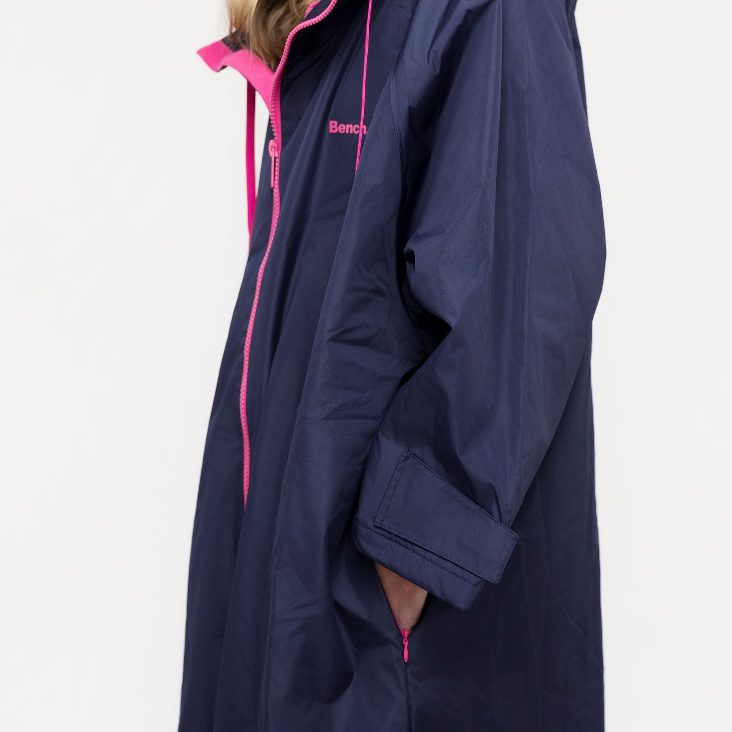 Bench Leacy Waterproof Changing Robe